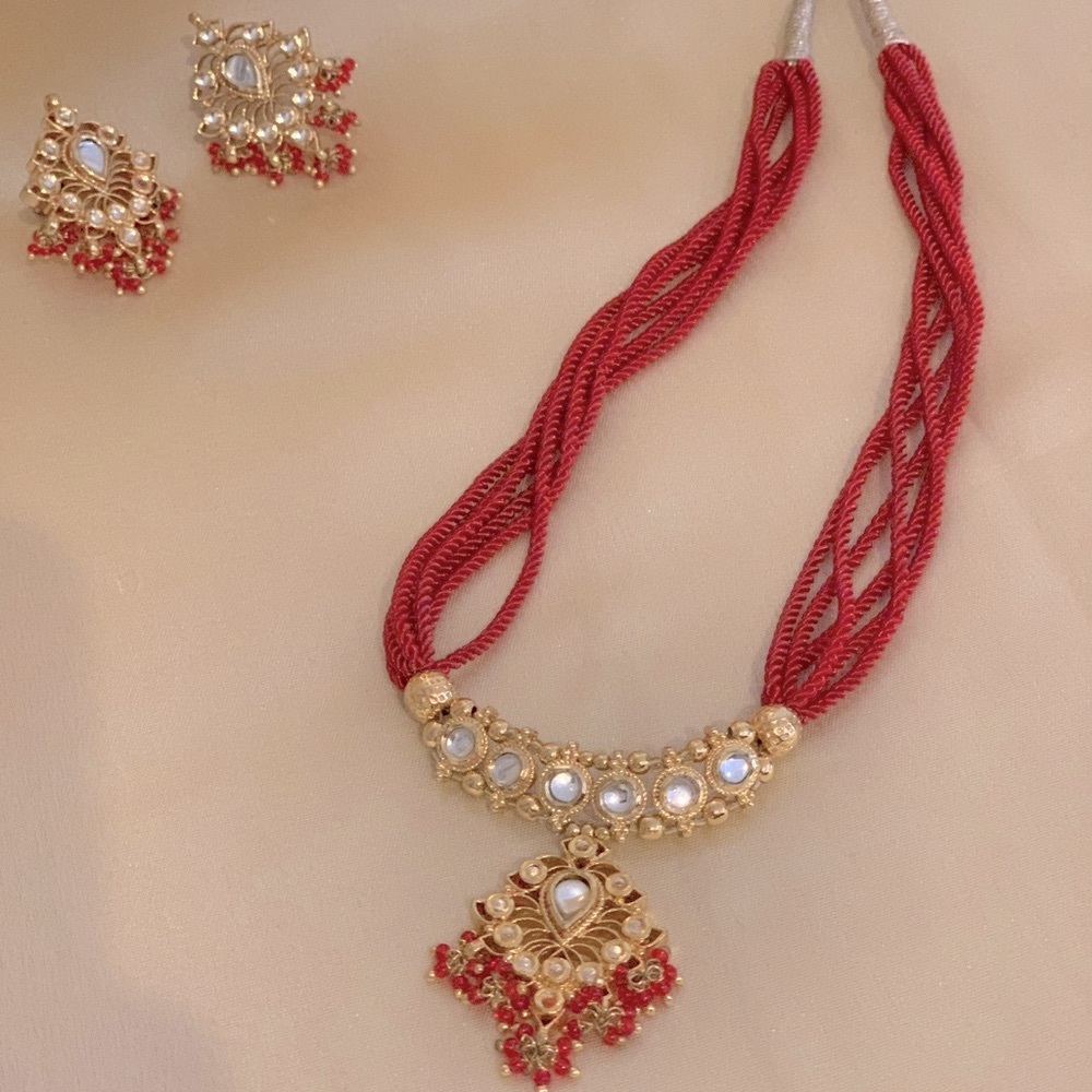Elegant Indian Jewelry Set
